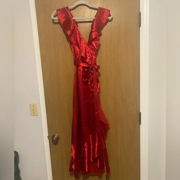 NWT red wrap dress full length. Never worn. Size 8. - Picture 7 of 7